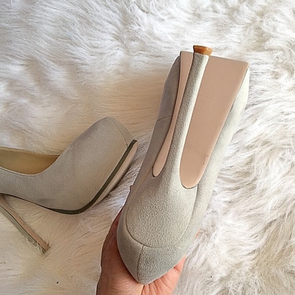 Authentic Yves Saint Laurent Grey Suede Platform Pumps - Picture 3 of 4